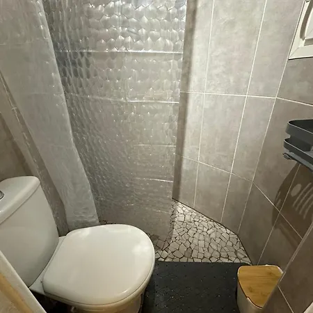 Studio Cosy Au Coeur De Renove Διαμέρισμα *